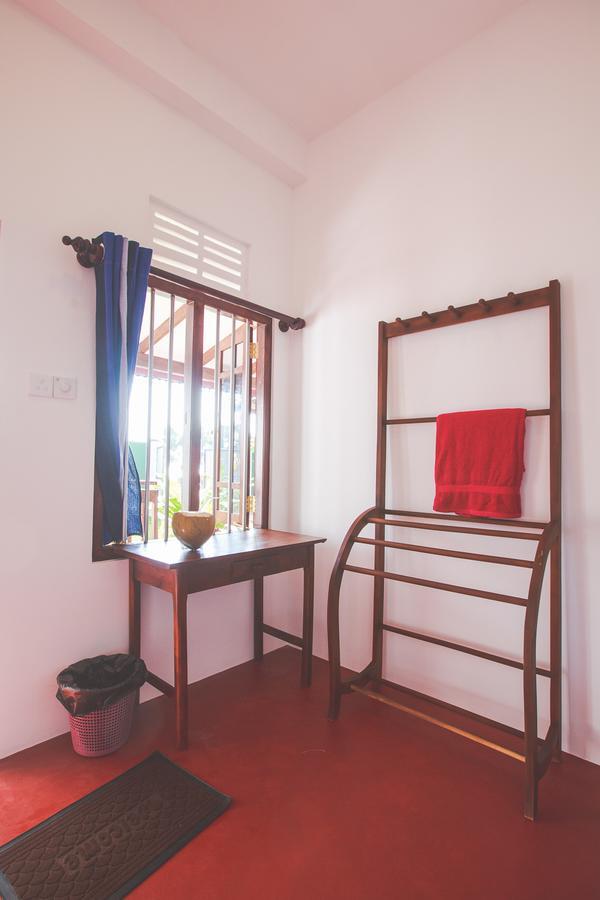 Lazies Midigama Hotel Buitenkant foto